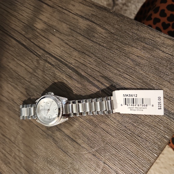 Micheal kors watch - Picture 2 of 3